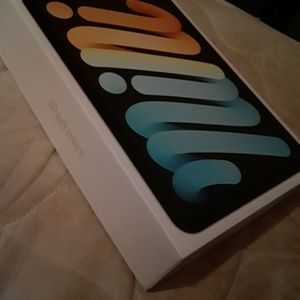 iPad Mini (6th generation - Starlight)